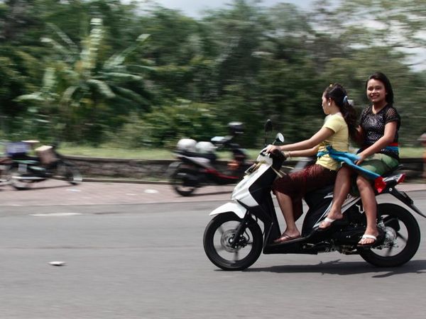 Lebih Cantik Kalau Pakai Helm
