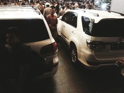 Menanti Debat Usai, Mobil Para Capres-Cawapres Sudah Berjejer di Pintu Keluar