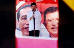 Jelang Debat Capres, JK Pilih Istirahat dan Baca Buku di Rumahnya