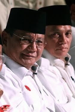 Usai Debat, Prabowo-Hatta Naik Mobil Terpisah