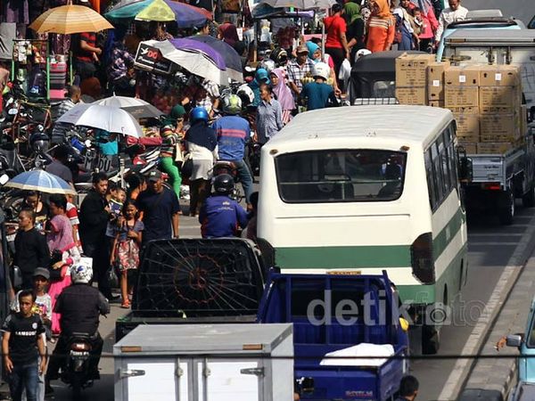 PKL Pasar Tanah Abang Kembali ke Jalan
