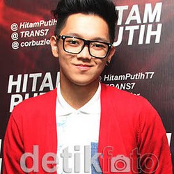 Riangnya Brandon Nichollas Mulai Punya Banyak Fans Cewek