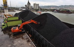 KAI Tambah 55 Lokomotif dan 1.970 Gerbong di Jalur Ganda Kereta di Sumsel