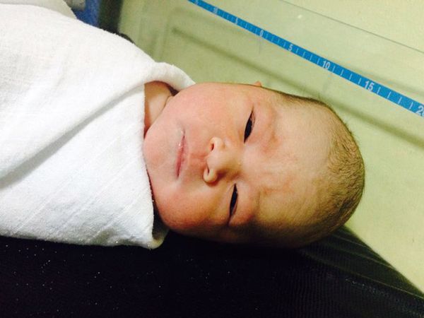 Ini Bayi Perempuan Poppy Bunga