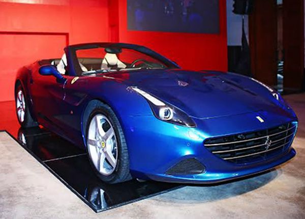 Mobil Eksotis Ferrari California T