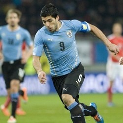Ancelotti Enggan Tanggapi Rumor Transfer Suarez ke Madrid