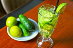 Slruup! Es Mentimun dan Jus Semangka Ini Cocok Dikonsumsi Agar Kulit Tak Kering