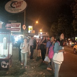 Banyak Penumpang KRL Pilih Naik Angkot, Lenteng Agung Arah Depok Macet