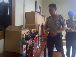 Jelang Ramadan, Polsek Pamulang Gelar Razia Miras dan Sita Ratusan Botol