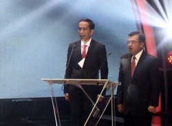 Soal Kertas Terselip di Jas Saat Debat Capres, Jokowi: Doa dari Ibu Saya