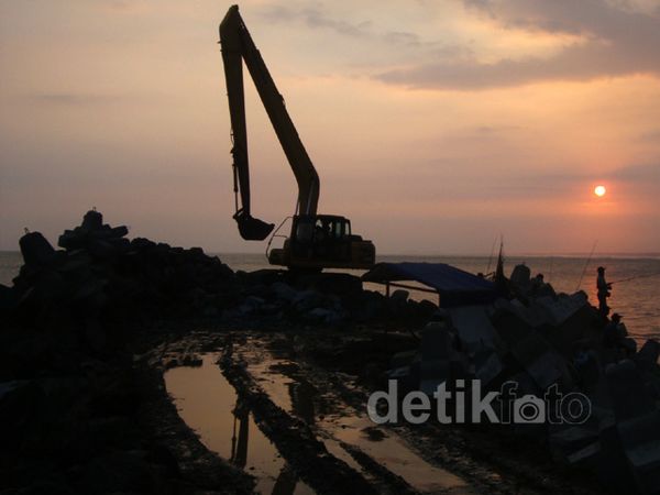 Pembangunan Breakwater di Kebumen