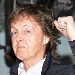 Kondisi Membaik, Paul McCartney Siap Manggung Lagi