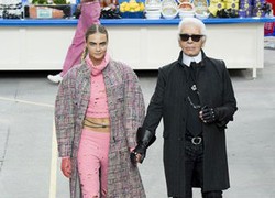 Karl Lagerfeld Buka Lowongan, Seluruh Wanita di Dunia Bisa Jadi Model Chanel