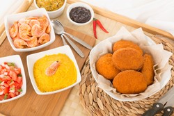 Nyam! Acaraje, Bola-bola Kacang Polong Khas Brazil yang Gurih Pedas