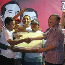 Dukung Jokowi-JK. Relawan Tahu Tempe Ini Deklarasi Dinihari