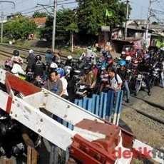477 Pintu Perlintasan Kereta Daops 8 Tak Dijaga