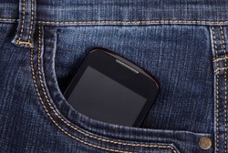 Lagi, Studi Baru Sarankan Pria Tak Kantongi Ponselnya di Celana