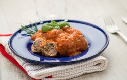 Paparan Lampu Berwarna Biru Saat Makan Ternyata Picu Rasa Lapar