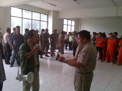 Tunggak Bayar Sewa, 341 Penghuni Rusun Cakung Barat Ditertibkan Petugas