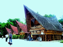 Melihat Kekayaan Budaya Batak di Desa Tomok