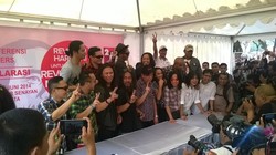 Ini Lirik Lagu Salam 2 Jari yang Dinyanyikan Artis Pendukung Jokowi