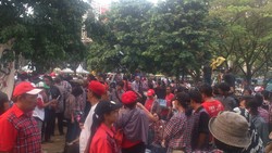 Lautan Kotak-kotak Ramaikan Konser Revolusi Mental di Parkir Timur Senayan