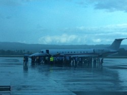 Tiba di Banda Aceh, Prabowo Disambut Pendukungnya di Tengah Hujan