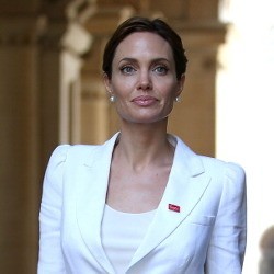 Angelina Jolie Deklarasikan Anti Kekerasan Seksual di Negara Konflik
