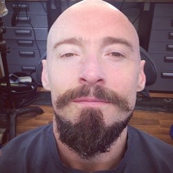 Hugh Jackman Pangkas Habis Rambutnya untuk Film Terbaru