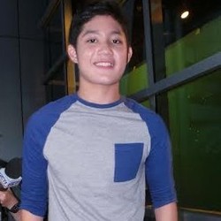 Digilai Remaja Cewek, Rassya Islamay Girang