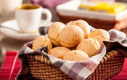 Pao de Queijo, Roti Keju Lembut Jodohnya Kopi dari Brazil