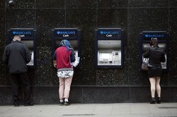 Wah! Bermodal Buku Manual, Bocah Ini Sukses Bobol ATM