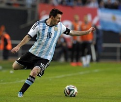 Thiago Silva: Messi Cuma Bisa Dihentikan dengan Senapan