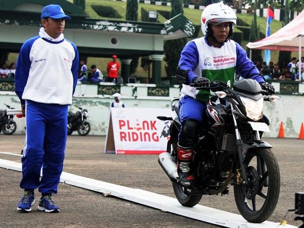 Honda Gelar Kompetisi Instruktur Safety Riding