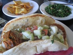 6 Kuliner Khas Timur Tengah yang Bikin Ketagihan