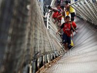 Jembatan Gantung di Grogol Rusak