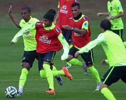 Pertarungan Lini Tengah di Partai Pembuka