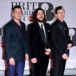 Arctic Monkeys Tak Mau Buru-buru Garap Album Baru