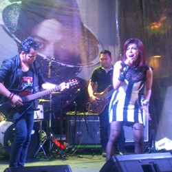 Novita Dewi Tampil Garang dengan Billie Jean dan Bad