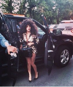 Lady Gaga Kembali Tampil Nyentrik dengan Rambut Kribo