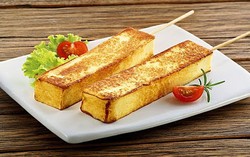 Yummy! Queijo de Coalho, Sate Keju Leleh yang Enak Dinikmati di Pinggir Pantai