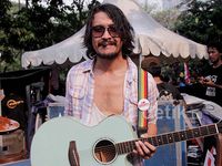 Gaya Ello Berambut Gondrong
