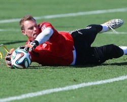 Neuer Sudah Kembali Berlatih Penuh