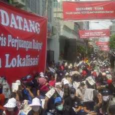 Sambut Komnas HAM, Akses Jalan Lokalisasi Dolly Ditutup