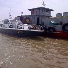 Polda Riau Amankan Kapal Pengangkut BBM 40 Ton Tanpa Dokumen