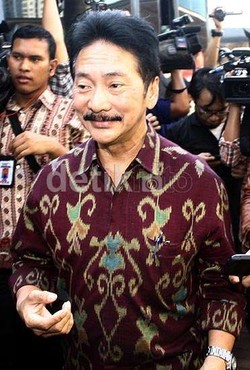 KPK Periksa Politikus Golkar Rully Azwar untuk Tersangka Mahfud Suroso