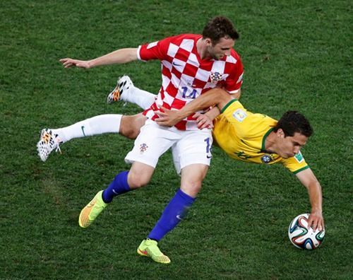 Utak-Atik Scolari Memanfaatkan Kelemahan Lawan