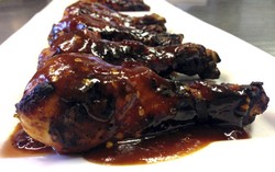 Wow! Chef Ini Meracik Saus Paha Ayam Super Pedas!