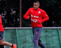 Jelang Laga Perdana, Chile Menanti Kebugaran Vidal