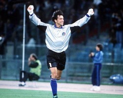 Zenga: Casillas Takkan Bisa Kalahkan Rekorku